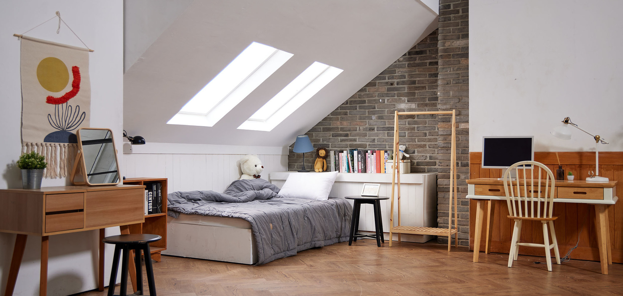 #B-ATTIC ROOM