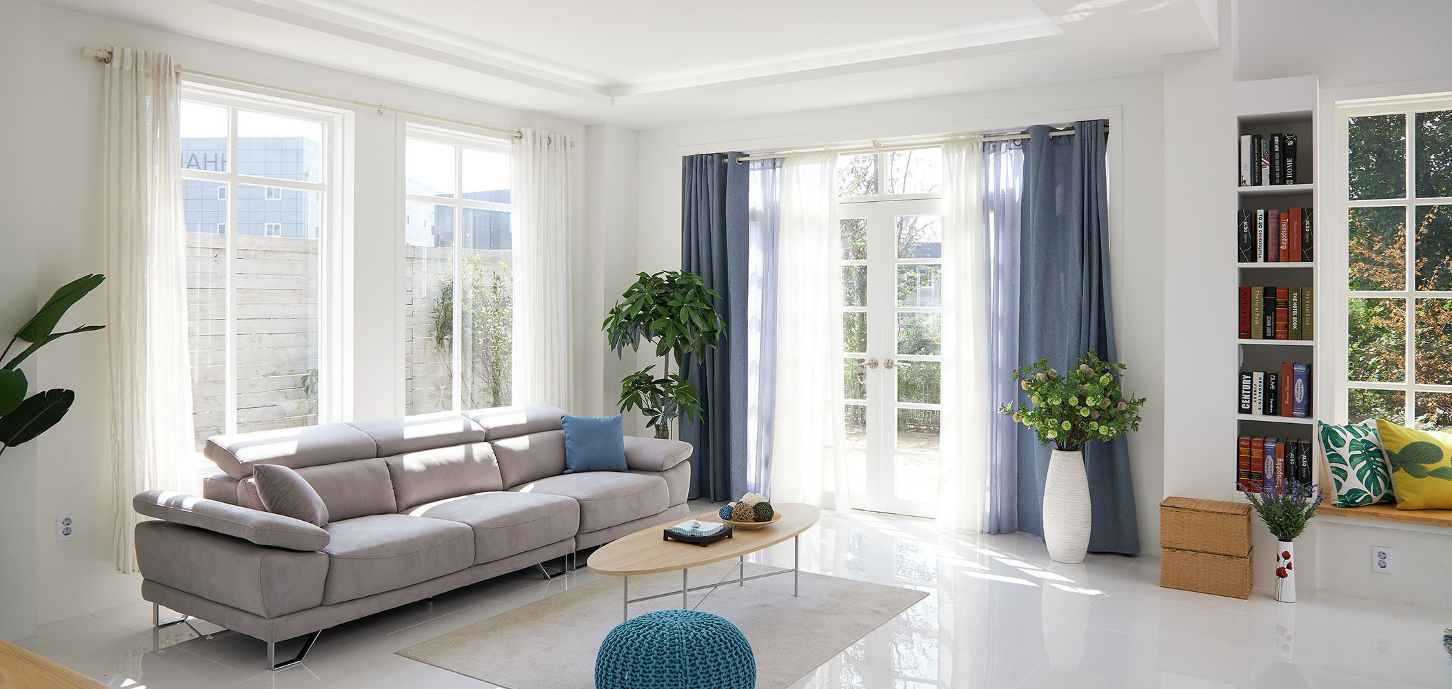 #C-LIVING ROOM